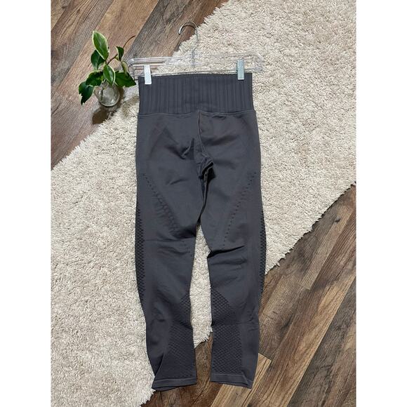 Athleta Gray Laser Cut Ribbed Seamless High Rise Trophy 7/8 Coolmax Leggings - Picture 2 of 6